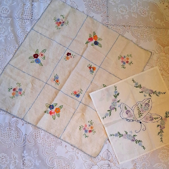 Floral Embroidered Vintage Style Table Cloth Set - Picture 1 of 9